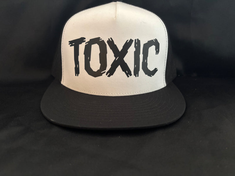 Toxic Hat Black/White
