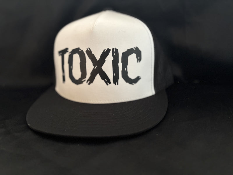 Toxic Hat Black/White