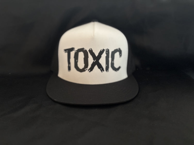 Toxic Hat Black/White