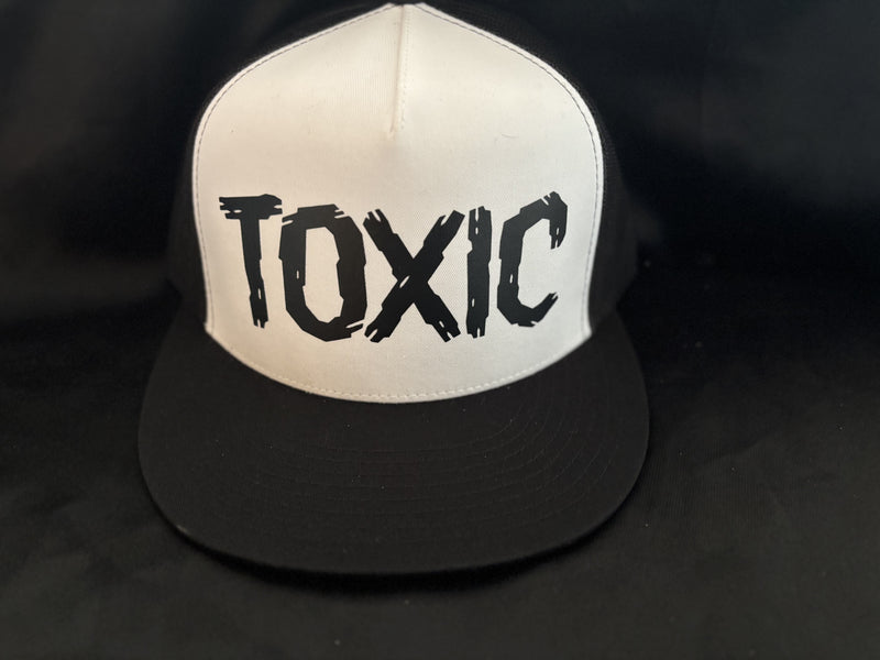 Toxic Hat Black/White